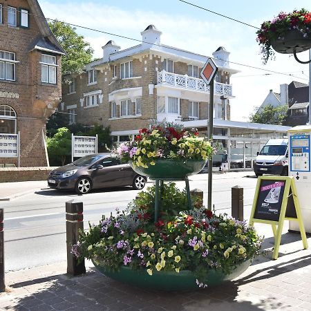 Former Hotel In The Centre And At 50 Metres From The Beach In Panne Де Пане Екстериор снимка